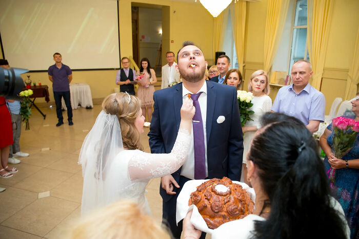 43 Silly And Funny Wedding Photos The Couples Can’t Help But Cringe At 43 Silly And Funny Wedding Photos The Couples Can’t Help But Cringe At
