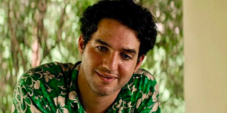 Benny Safdie in Stars at Noon (2022) Benny Safdie in Stars at Noon (2022)