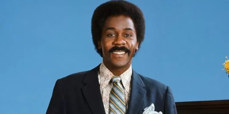 Demond Wilson with blue background Demond Wilson with blue background