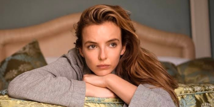 Jodie Comer in Killing Eve (2019) Jodie Comer in Killing Eve (2019)