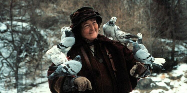 Brenda Fricker scene from Home Alone 2