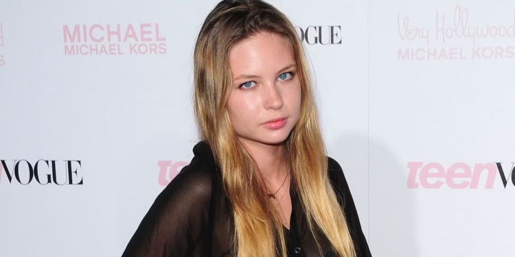 Actress Daveigh Chase Actress Daveigh Chase