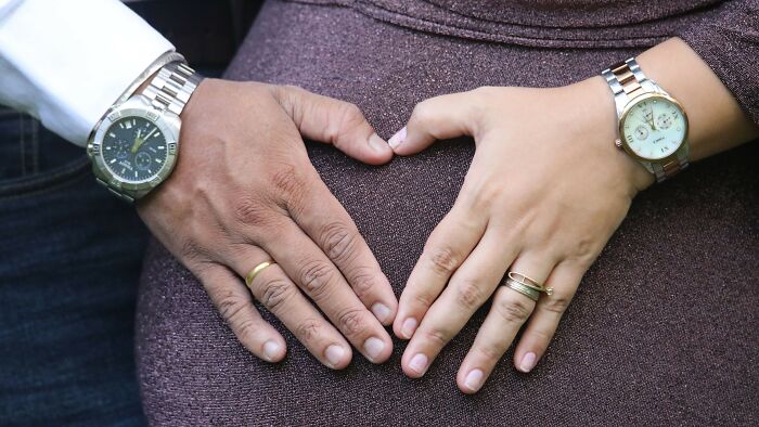 &ldquo;Am I In The Wrong For Removing His Ex From Family Pictures?&rdquo;: 10 Real Stories For You To Judge