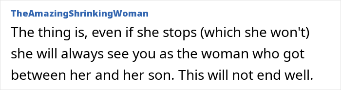 Woman Is Obsessed With Tracking Her Son’s Location, To His GF’s Shock He Defends Her Woman Is Obsessed With Tracking Her Son’s Location, To His GF’s Shock He Defends Her