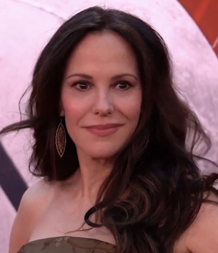 Mary-Louise Parker: Bio And Career Highlights Mary-Louise Parker: Bio And Career Highlights