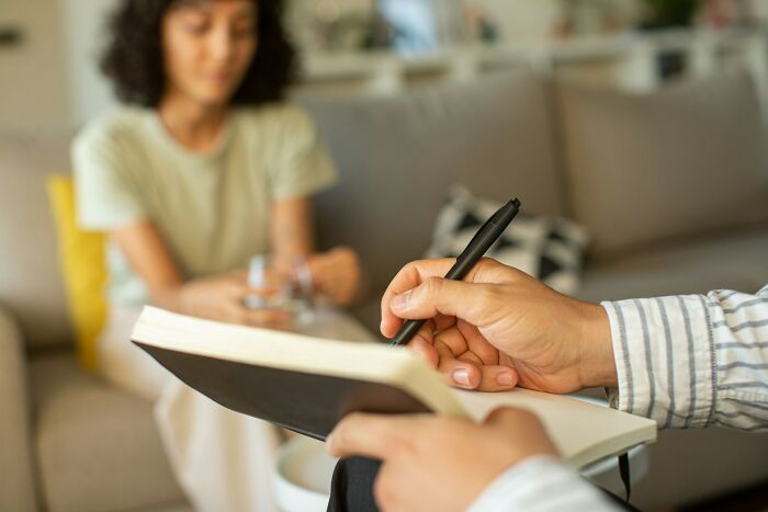 &ldquo;She Needed A Therapist More Than Me&rdquo;: 67 Unhinged Therapist Moments People Still Haven&rsquo;t Recovered From