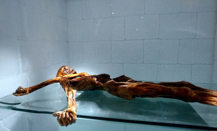 20 Historical Objects With Horror-Like Stories, According To A Researcher 20 Historical Objects With Horror-Like Stories, According To A Researcher