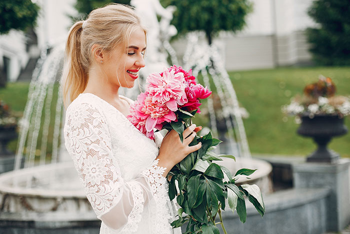 Woman Bans Aunt Who Secretly Changed Grandpa’s Will From Her Wedding, Grandma Calls Her Unforgiving Woman Bans Aunt Who Secretly Changed Grandpa’s Will From Her Wedding, Grandma Calls Her Unforgiving