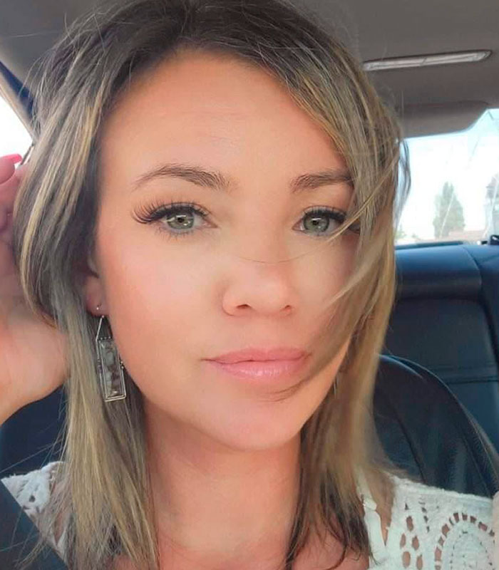 Mom-Of-Four Attacked By Spiders Biting Her Whole Body On Camping Trip, Now Fighting For Her Life In Hospital Mom-Of-Four Attacked By Spiders Biting Her Whole Body On Camping Trip, Now Fighting For Her Life In Hospital