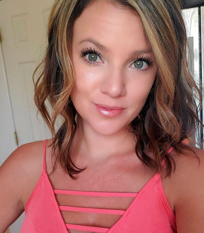 Mom-Of-Four Attacked By Spiders Biting Her Whole Body On Camping Trip, Now Fighting For Her Life In Hospital Mom-Of-Four Attacked By Spiders Biting Her Whole Body On Camping Trip, Now Fighting For Her Life In Hospital