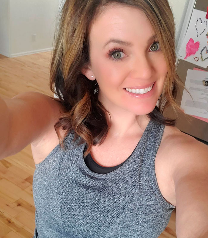Mom-Of-Four Attacked By Spiders Biting Her Whole Body On Camping Trip, Now Fighting For Her Life In Hospital Mom-Of-Four Attacked By Spiders Biting Her Whole Body On Camping Trip, Now Fighting For Her Life In Hospital