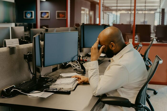57 Habits People In Their 20s Think Are “Harmless” But Will Absolutely Destroy Them In Their Later Years 57 Habits People In Their 20s Think Are “Harmless” But Will Absolutely Destroy Them In Their Later Years