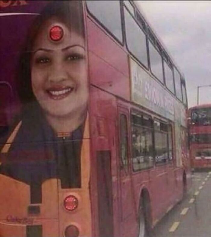 64 Times Boring Ads Became Much More Interesting And Hilarious Because Of Their Placement 64 Times Boring Ads Became Much More Interesting And Hilarious Because Of Their Placement