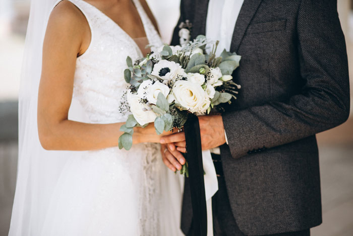 Bride Regrets Inviting Brother’s Best Friend Who Brought His Mom And Tried To Take The Spotlight Bride Regrets Inviting Brother’s Best Friend Who Brought His Mom And Tried To Take The Spotlight