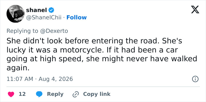 Influencer Shredded To Pieces After Blaming Motorcyclist For Hitting Her While Filming In The Middle Of The Street Influencer Shredded To Pieces After Blaming Motorcyclist For Hitting Her While Filming In The Middle Of The Street