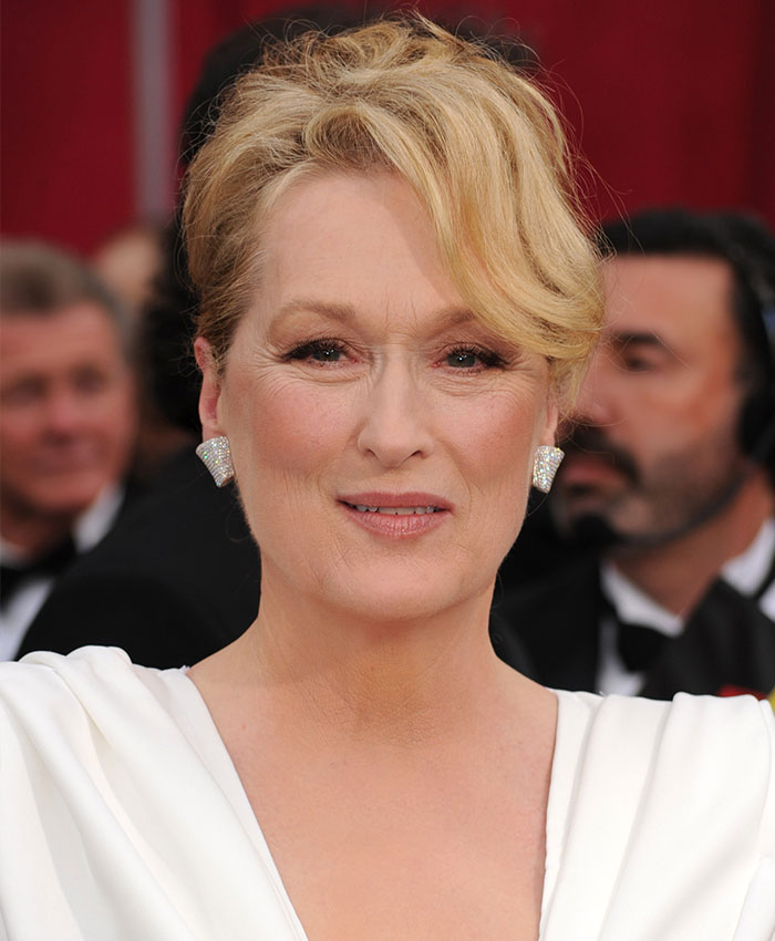 Hollywood’s “Ghost Lashes” Trend Is Taking Over, Beauty Experts Reveal Which Stars Get It Right And Wrong Hollywood’s “Ghost Lashes” Trend Is Taking Over, Beauty Experts Reveal Which Stars Get It Right And Wrong