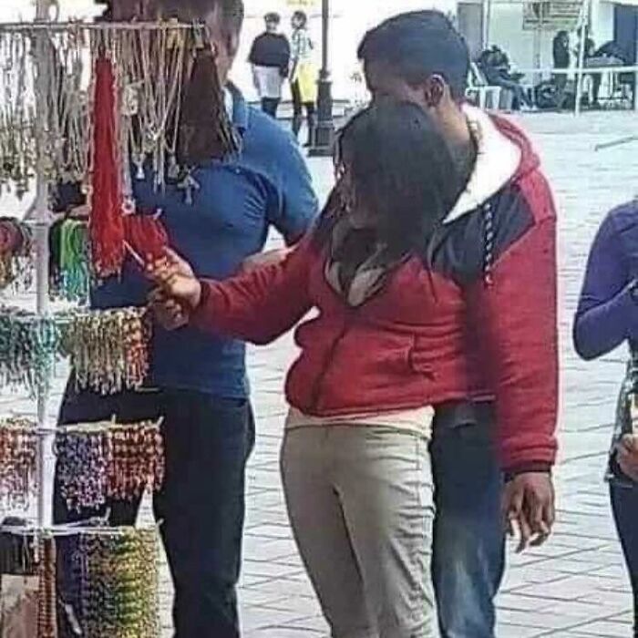 75 Weirdly Confusing Pics That Are Here To Remind You That Nothing Makes Sense Anymore 75 Weirdly Confusing Pics That Are Here To Remind You That Nothing Makes Sense Anymore