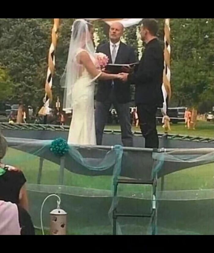 75 Weirdly Confusing Pics That Are Here To Remind You That Nothing Makes Sense Anymore 75 Weirdly Confusing Pics That Are Here To Remind You That Nothing Makes Sense Anymore