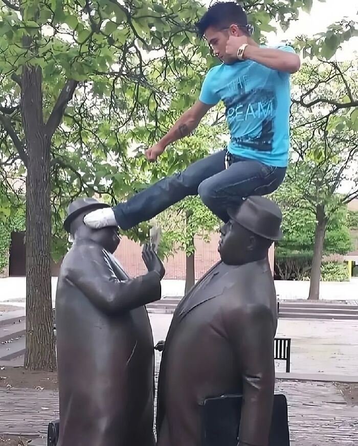 75 Weirdly Confusing Pics That Are Here To Remind You That Nothing Makes Sense Anymore 75 Weirdly Confusing Pics That Are Here To Remind You That Nothing Makes Sense Anymore