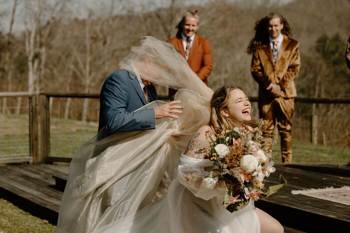 82 Funny Wedding Photos That Are Actually Iconic