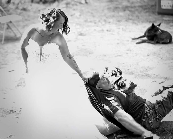 82 Funny Wedding Photos That Are Actually Iconic