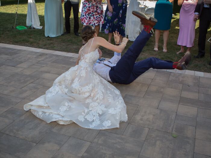82 Funny Wedding Photos That Are Actually Iconic