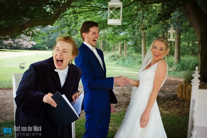 82 Funny Wedding Photos That Are Actually Iconic