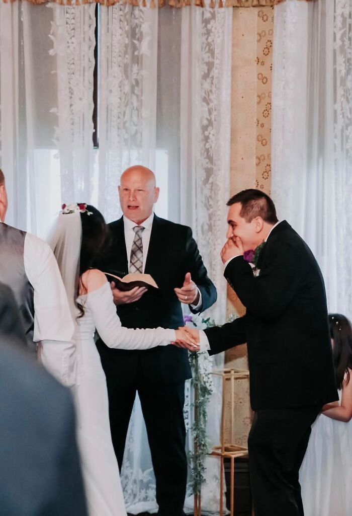 82 Funny Wedding Photos That Are Actually Iconic