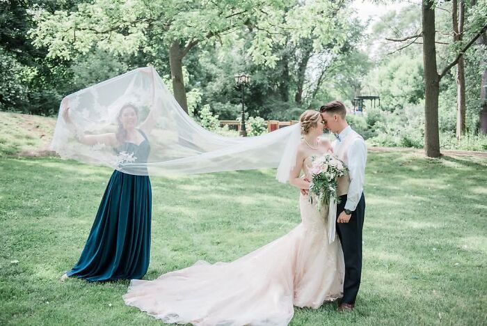 82 Funny Wedding Photos That Are Actually Iconic