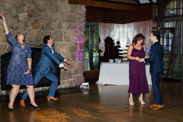 82 Funny Wedding Photos That Are Actually Iconic
