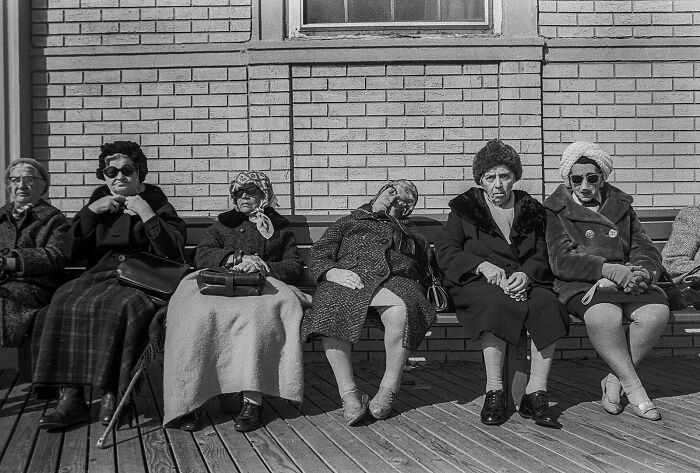 47 Images From The Edge Street Photography Awards That Turn Ordinary Scenes Into Art And Comedy 47 Images From The Edge Street Photography Awards That Turn Ordinary Scenes Into Art And Comedy