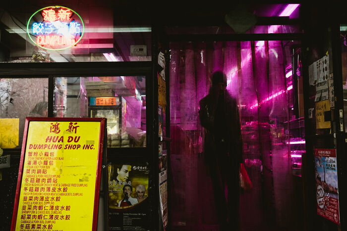 47 Images From The Edge Street Photography Awards That Turn Ordinary Scenes Into Art And Comedy 47 Images From The Edge Street Photography Awards That Turn Ordinary Scenes Into Art And Comedy