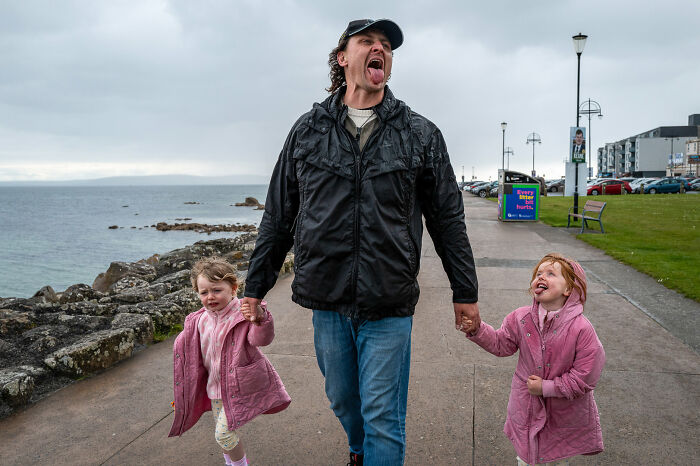 47 Images From The Edge Street Photography Awards That Turn Ordinary Scenes Into Art And Comedy 47 Images From The Edge Street Photography Awards That Turn Ordinary Scenes Into Art And Comedy