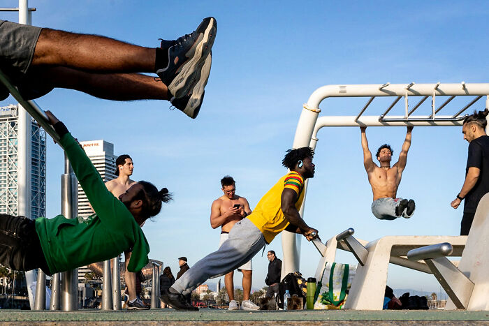 47 Images From The Edge Street Photography Awards That Turn Ordinary Scenes Into Art And Comedy 47 Images From The Edge Street Photography Awards That Turn Ordinary Scenes Into Art And Comedy