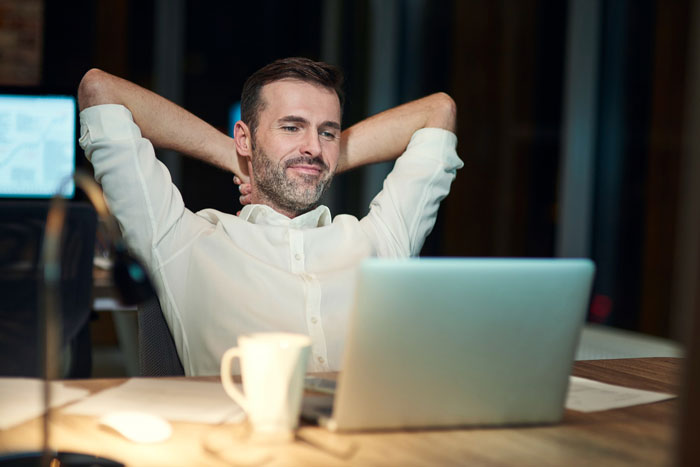 Man Doesn’t Show Up To Work For 6 Years, Only Gets Caught When His Employer Tries To Celebrate Him Man Doesn’t Show Up To Work For 6 Years, Only Gets Caught When His Employer Tries To Celebrate Him