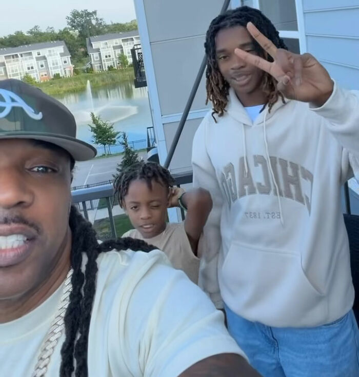 White Karen Confronts Dad And His Kids At Pool, Demands They Show ID In Display Of “Disgusting Behavior” White Karen Confronts Dad And His Kids At Pool, Demands They Show ID In Display Of “Disgusting Behavior”