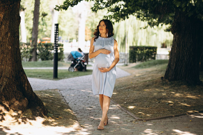46YO Willing To Leave Pregnant Wife Behind While On Daily Walk, She Finally Reaches Breaking Point 46YO Willing To Leave Pregnant Wife Behind While On Daily Walk, She Finally Reaches Breaking Point