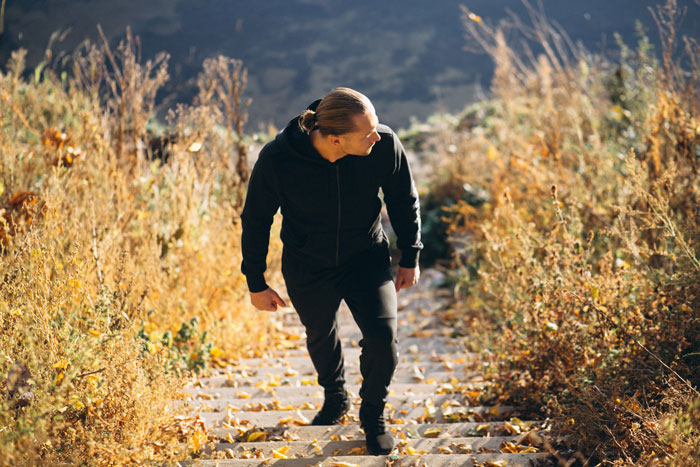46YO Willing To Leave Pregnant Wife Behind While On Daily Walk, She Finally Reaches Breaking Point 46YO Willing To Leave Pregnant Wife Behind While On Daily Walk, She Finally Reaches Breaking Point
