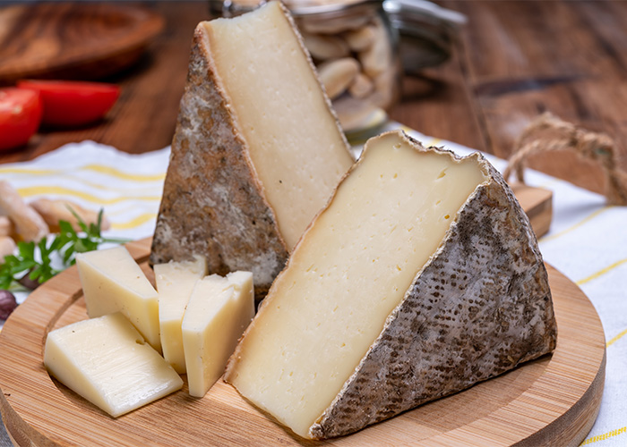 Cheese Takes Kid’s Life 9 Years After Fateful Day, Doctor Warns About Hidden Risks Cheese Takes Kid’s Life 9 Years After Fateful Day, Doctor Warns About Hidden Risks