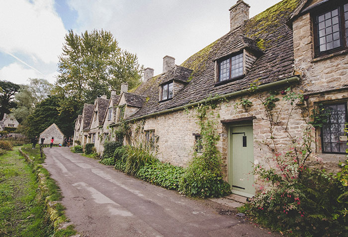 “World’s Most Beautiful Village” Earns Over $1,000 Per Week By Going After Tourists With Unusual Strategy “World’s Most Beautiful Village” Earns Over $1,000 Per Week By Going After Tourists With Unusual Strategy