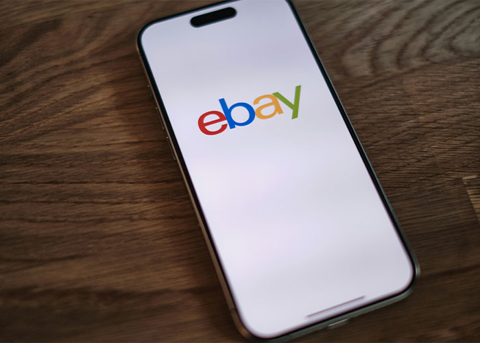eBay Hit With Massive Karma After Campaign To Ruin Old Couple’s Lives Backfires Spectacularly eBay Hit With Massive Karma After Campaign To Ruin Old Couple’s Lives Backfires Spectacularly