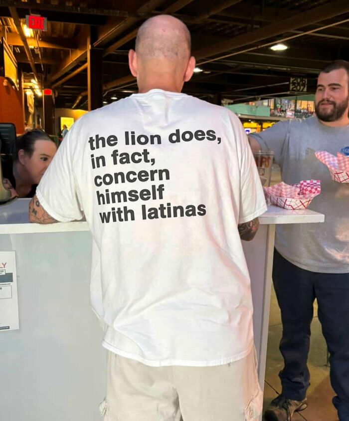 “I Have Mental Illinois”: 64 Iconic Shirts People Wore In Public That Absolutely Went Hard (New Pics) “I Have Mental Illinois”: 64 Iconic Shirts People Wore In Public That Absolutely Went Hard (New Pics)