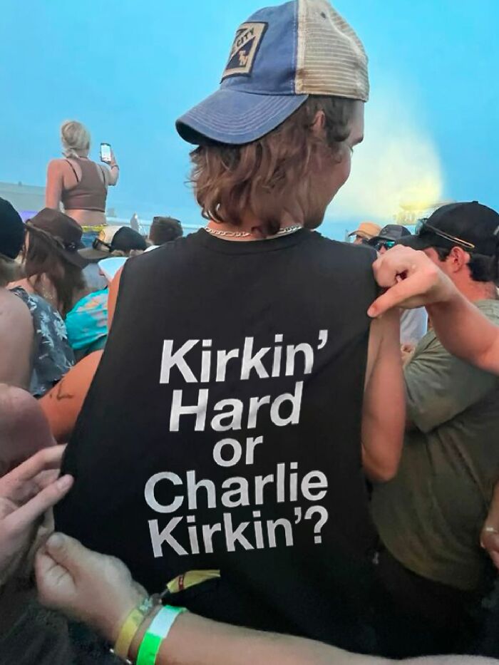 “I Have Mental Illinois”: 64 Iconic Shirts People Wore In Public That Absolutely Went Hard (New Pics) “I Have Mental Illinois”: 64 Iconic Shirts People Wore In Public That Absolutely Went Hard (New Pics)