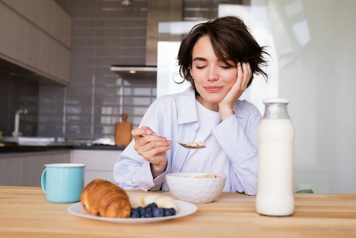 89 Honest Confessions From People Who Secretly Love Being Single And Living Alone