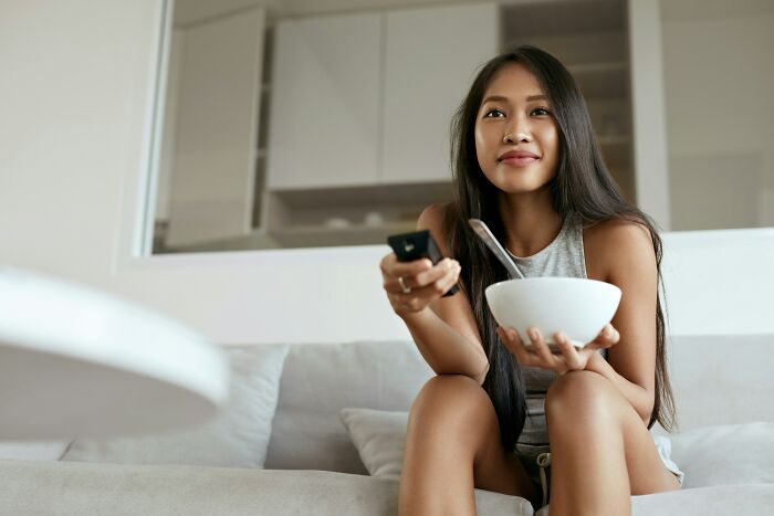89 Honest Confessions From People Who Secretly Love Being Single And Living Alone