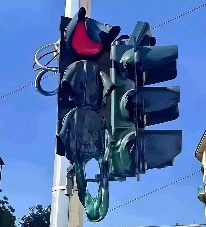 47 Pics Showing Summer Melting And Ruining Everything And Anything