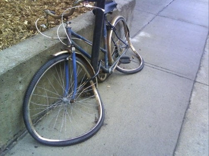 47 Pics Showing Summer Melting And Ruining Everything And Anything