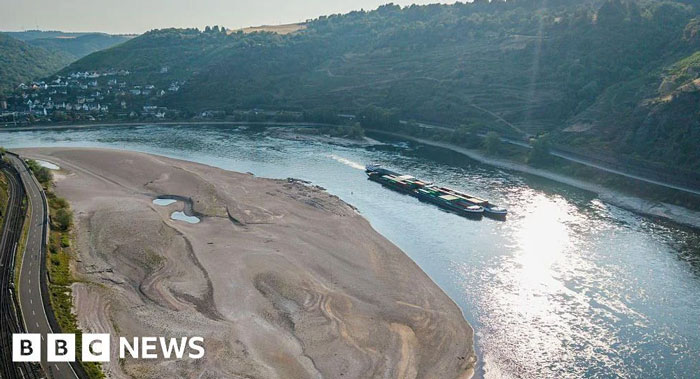 47 Pics Showing Summer Melting And Ruining Everything And Anything