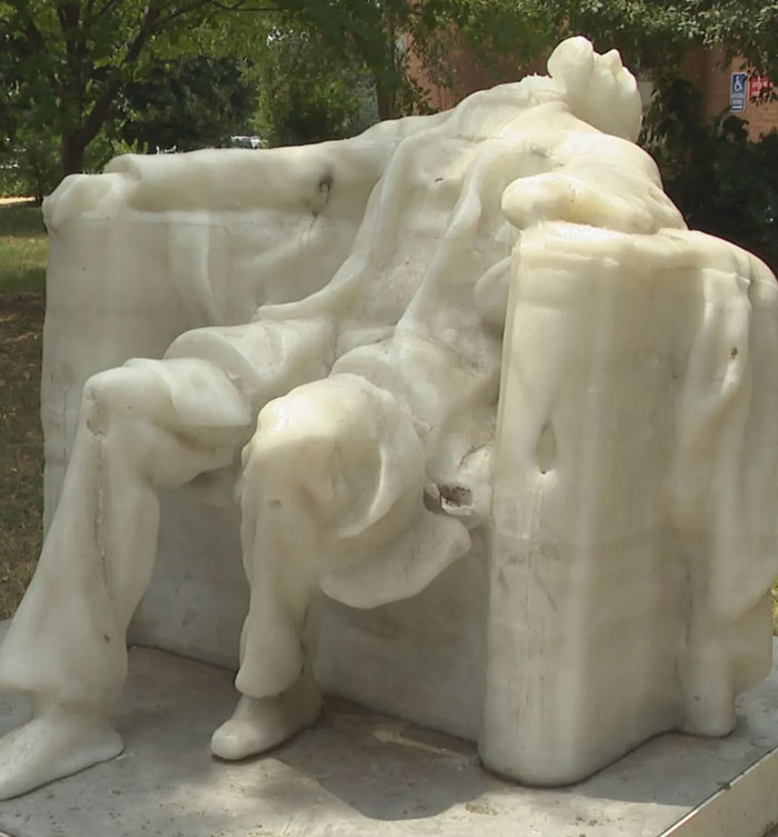 47 Pics Showing Summer Melting And Ruining Everything And Anything