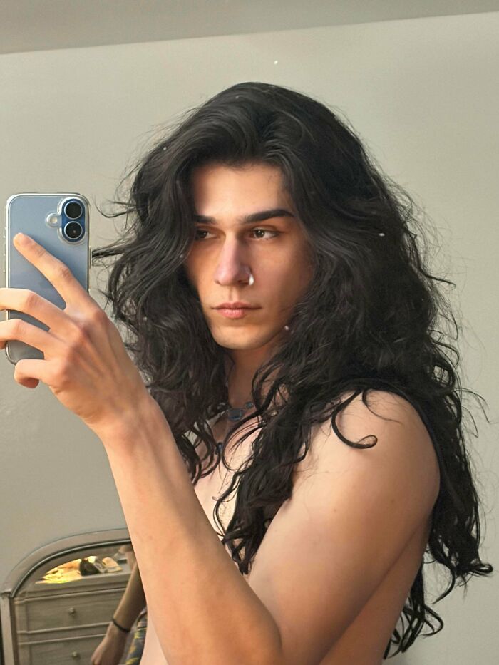 62 Long-Haired Guys Who Totally Nailed The Look (New Pics) 62 Long-Haired Guys Who Totally Nailed The Look (New Pics)